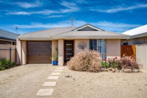35 Wentworth Parade, Hindmarsh Island, SA 5214