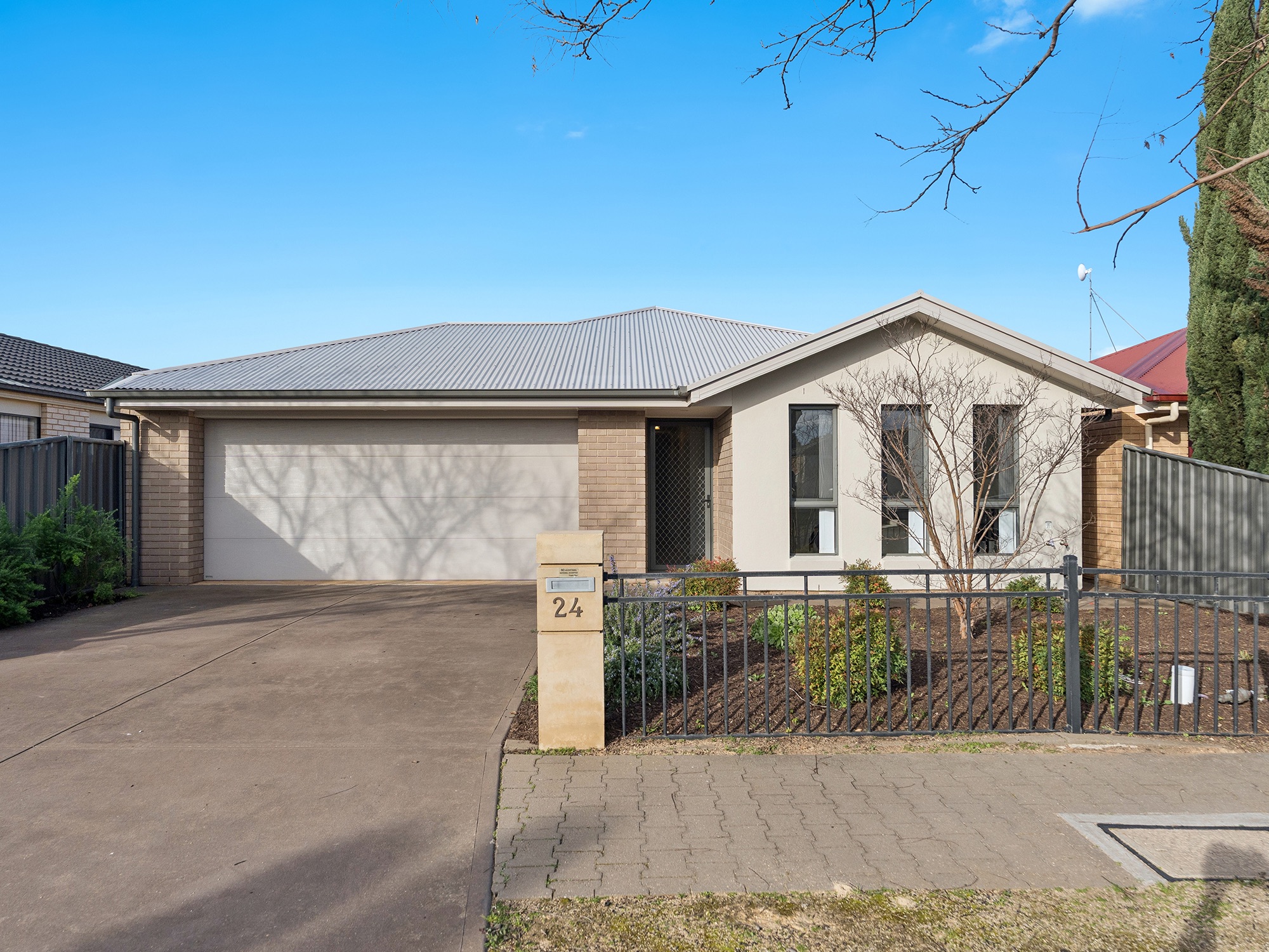 24 Coonawarra Avenue, Andrews Farm, SA 5114